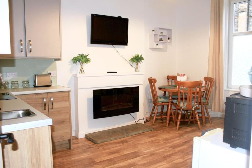 Flat 12A - Central, Modern, Bright Apartment With Free Wifi Oban Exteriör bild